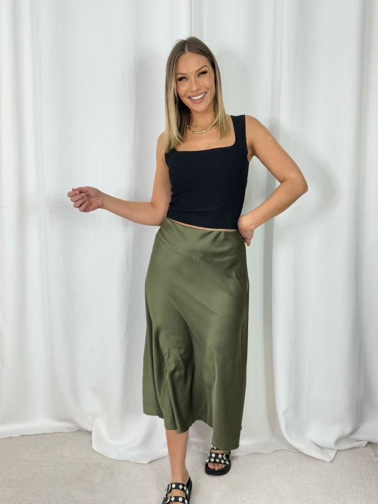 jupe-satinee_kaki_6791206ba05b5.jpg
