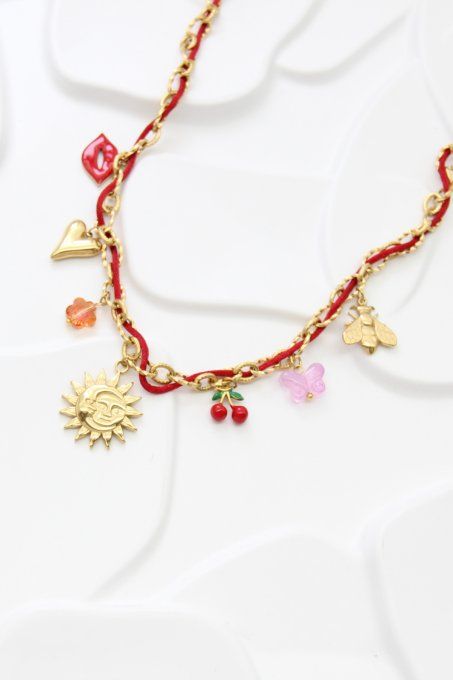 Les colliers rouge 