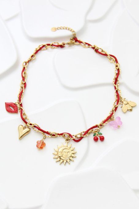 Les colliers rouge 
